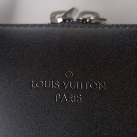 Louis Vuitton Explorer Tote - Picture 6 of 8